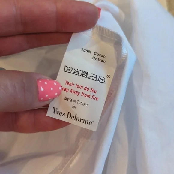 Yves Delorme Paris White Bathrobe Pockets Cottage core Prairie - Picture 10 of 14